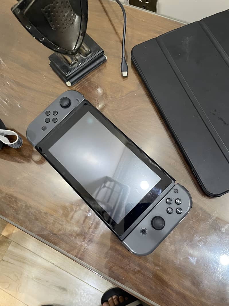 Nintendo Switch 0
