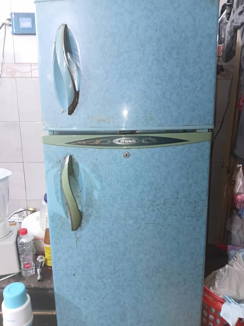 waves fridge 0