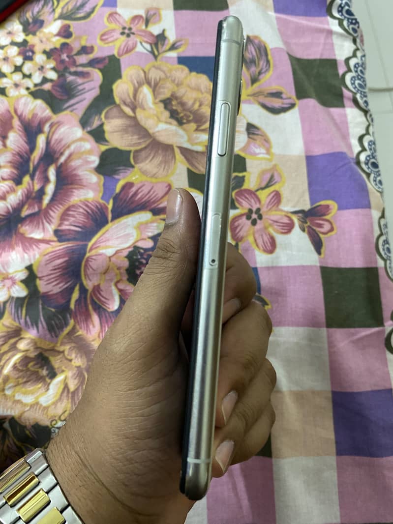 Iphone 11 pro max 2