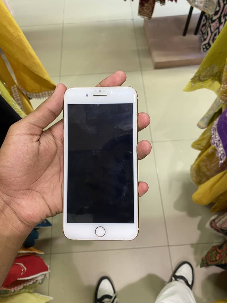 Apple iPhone 8 Plus 0