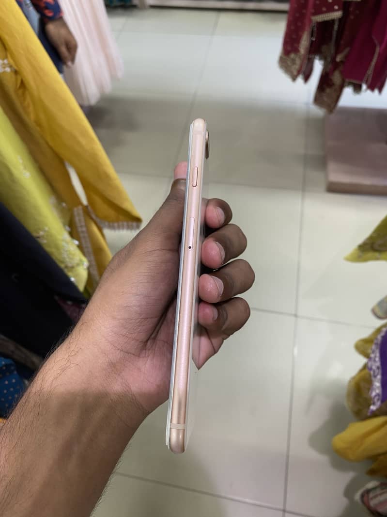 Apple iPhone 8 Plus 1