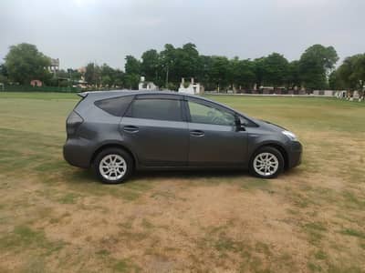 Toyota Prius Alpha 2012 G Touring (Army Officer Owned)