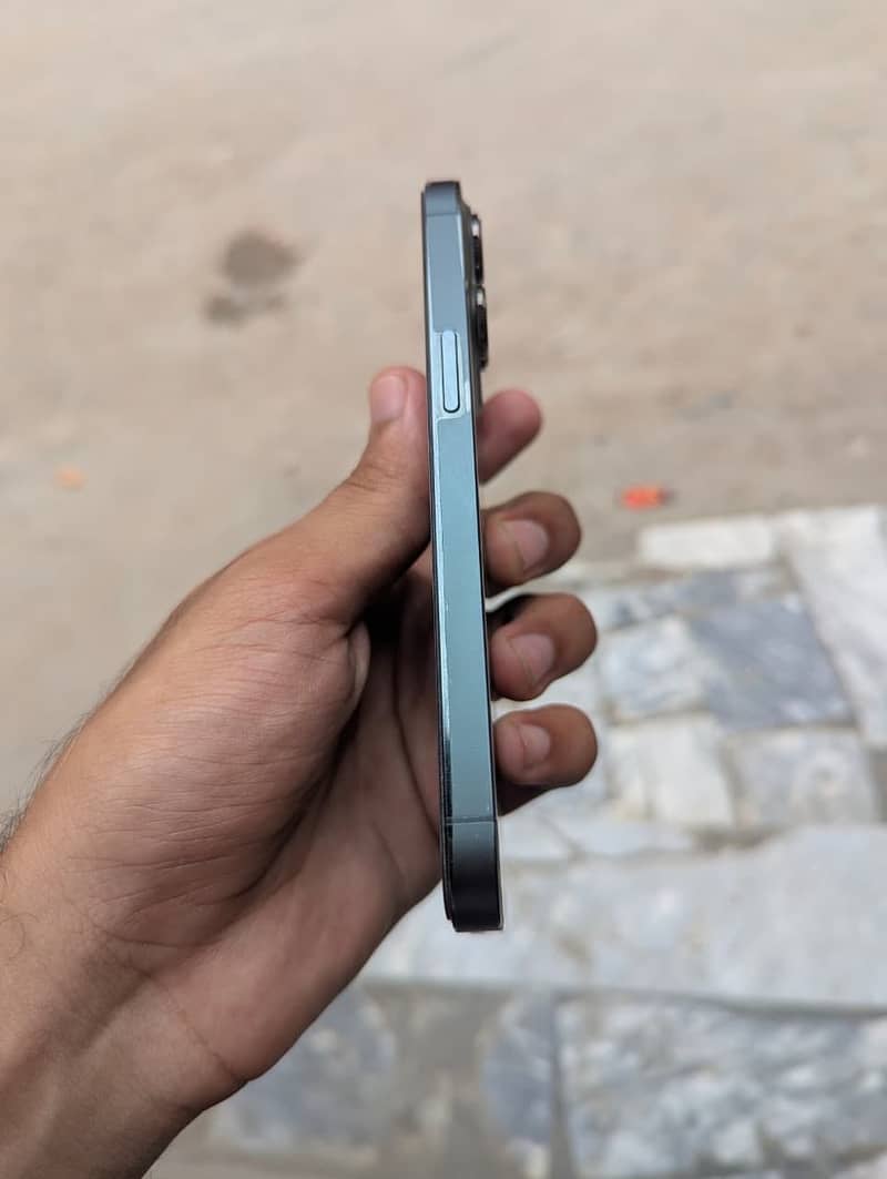Apple iPhone 13 Pro 3