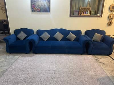 Elegant Royal Blue 5 seater Sofa Set with Cushions - Good condition