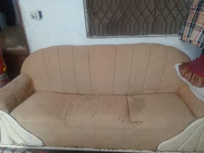 2 sofae hain 1.2 seater hai 1 3 seater hai