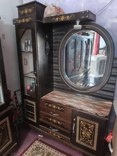 dressing showcase