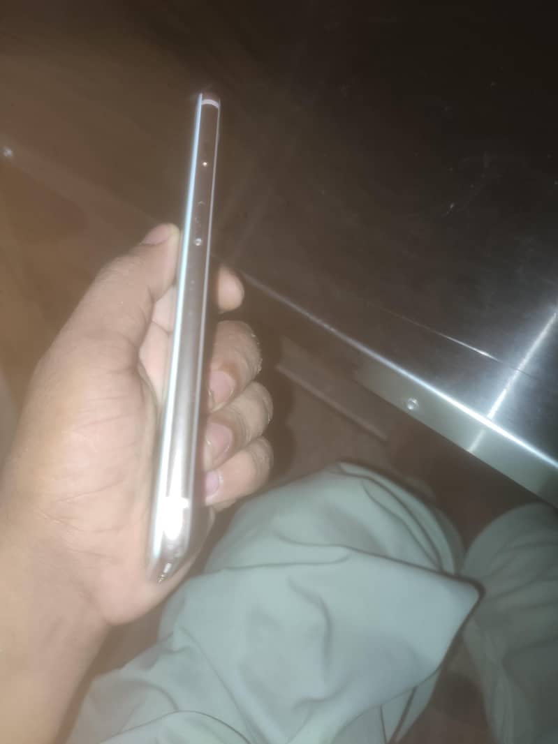 Apple iPhone 8 Plus 2