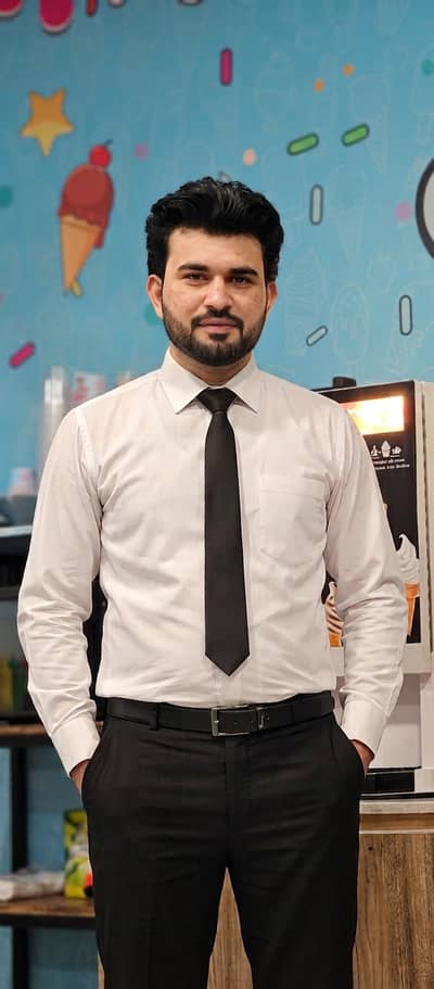 I need jobs as a kitchen helper, waiter, order tacker, cashier