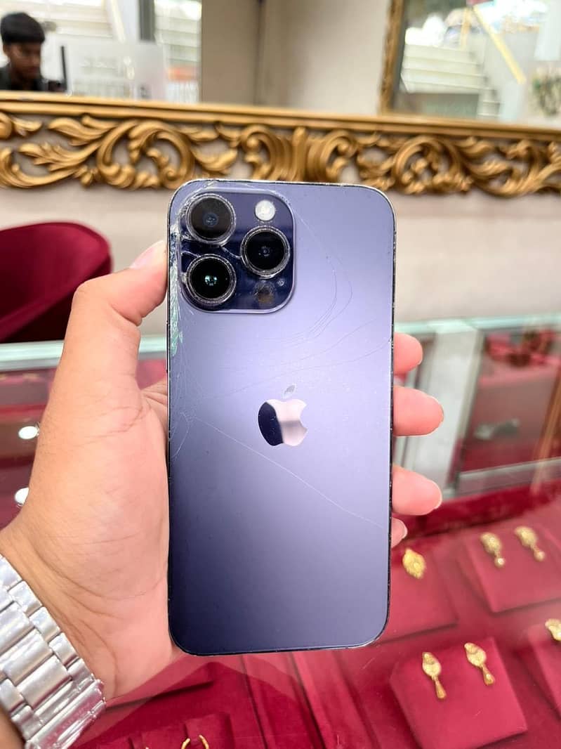 Apple iPhone 14 Pro Max 1