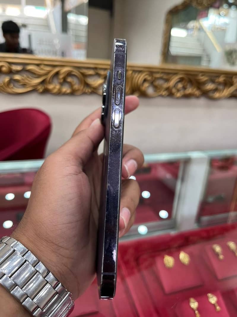 Apple iPhone 14 Pro Max 2