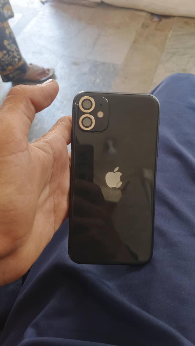 Apple iPhone 11 4