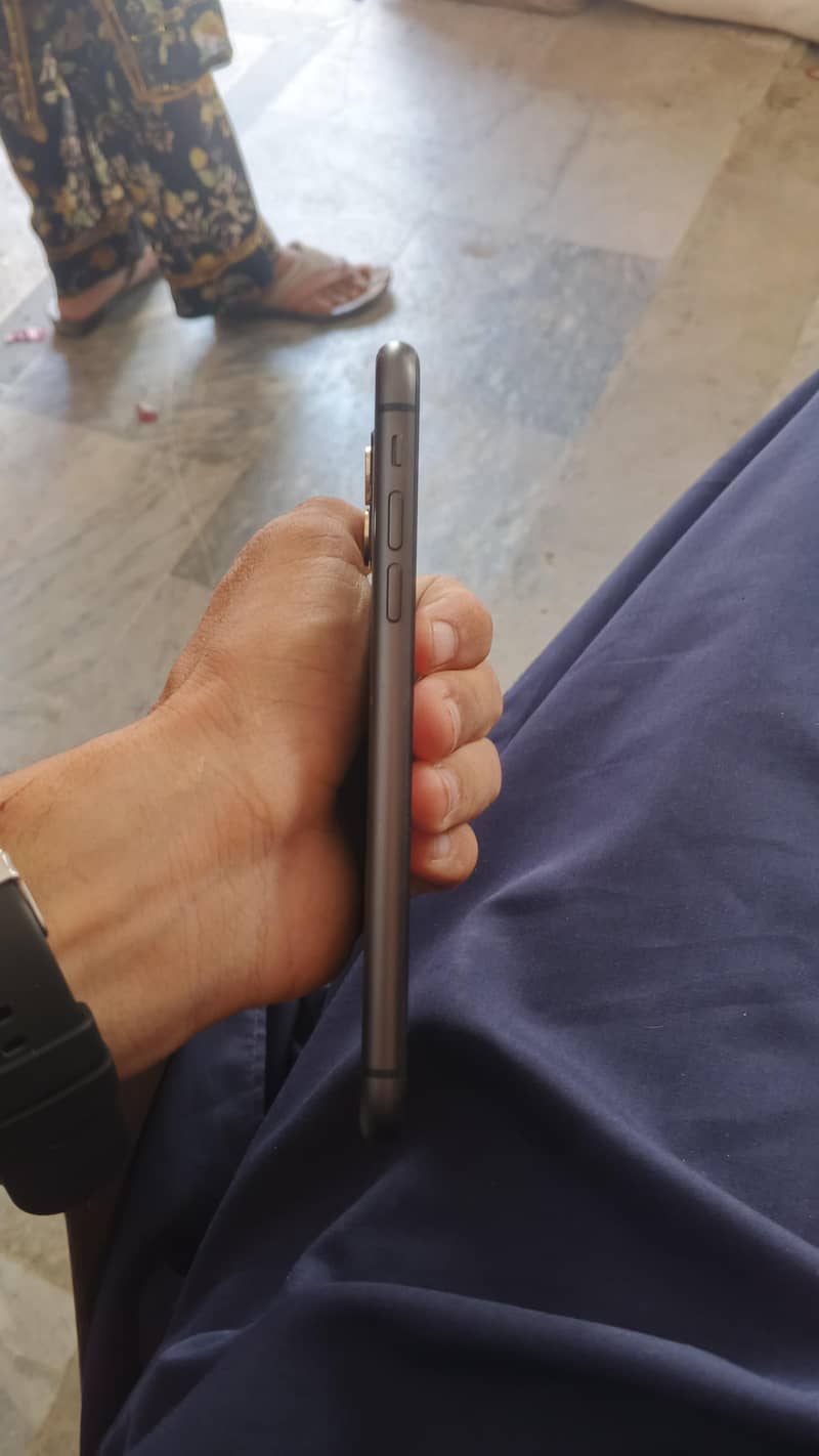 Apple iPhone 11 5