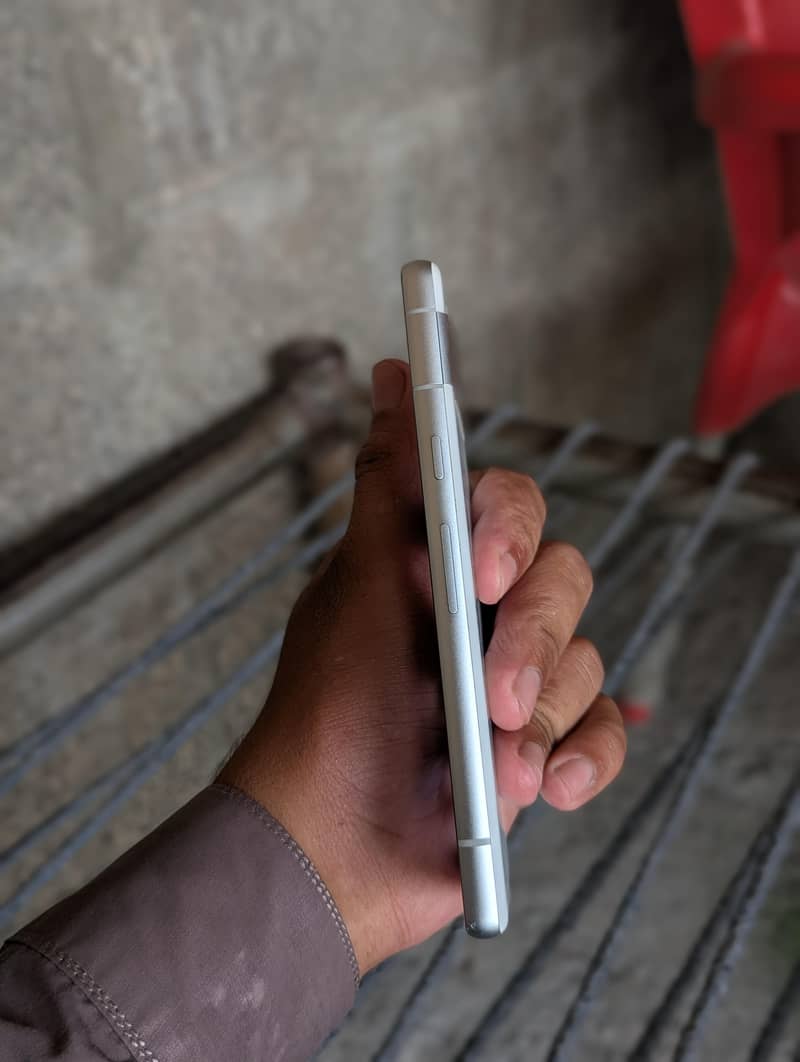 Google Pixel 7a 2