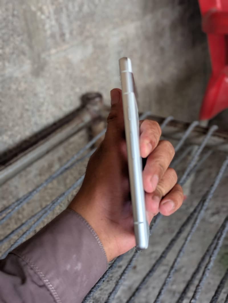 Google Pixel 7a 3