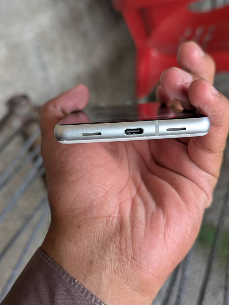 Google Pixel 7a 5