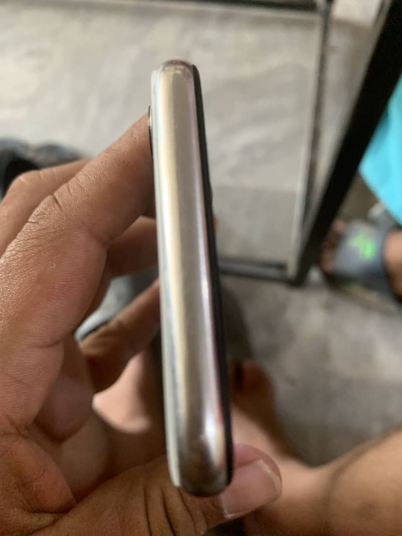 Apple iPhone X 3