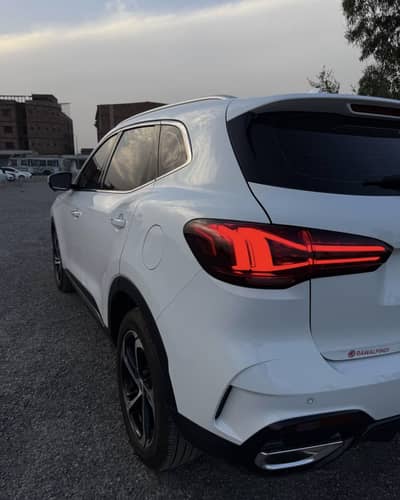 MG HS PHEV 2025