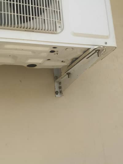 gree DC inverter 1.5 ton condition 10 by 10