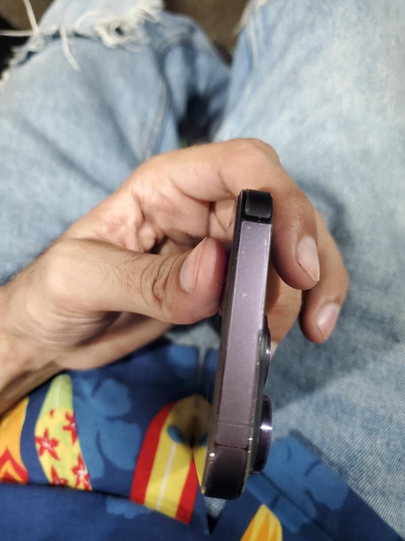 Apple iPhone 14 Pro 2