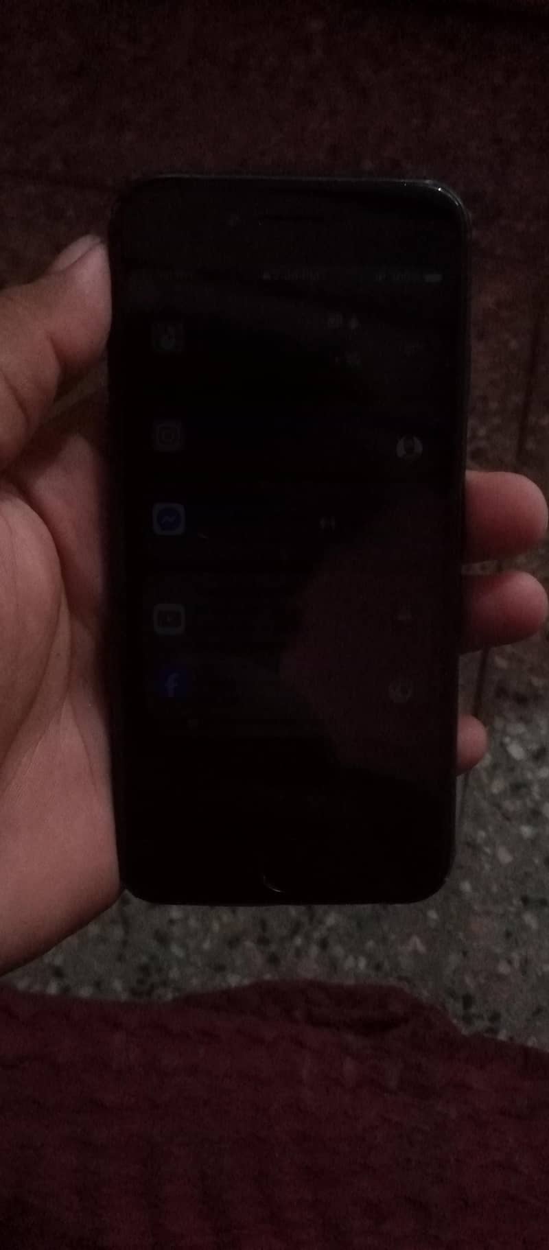 Apple iPhone 8 3