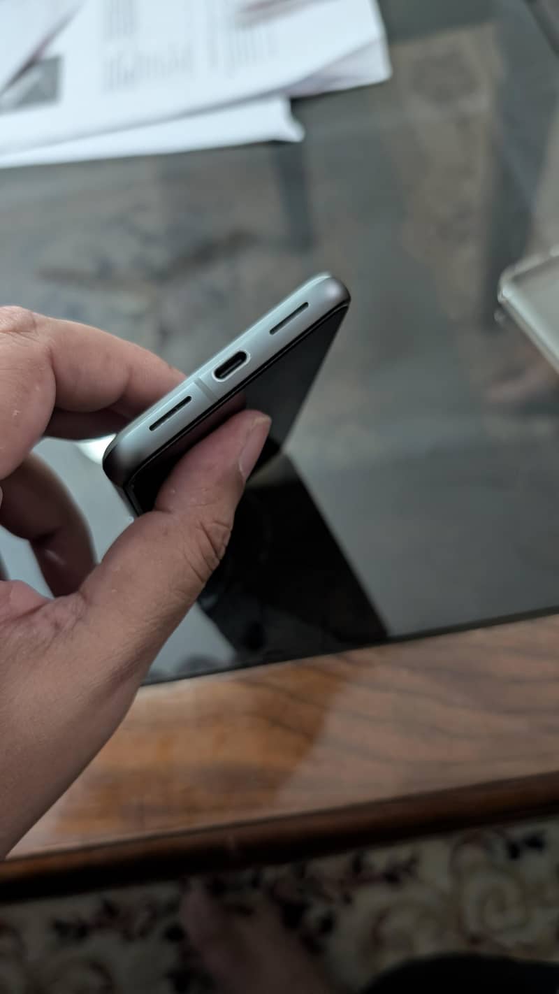 Google Pixel 8 5
