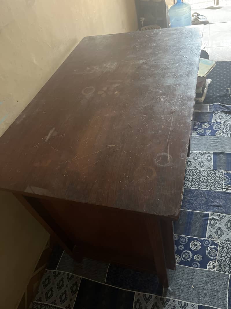 Computer table 3