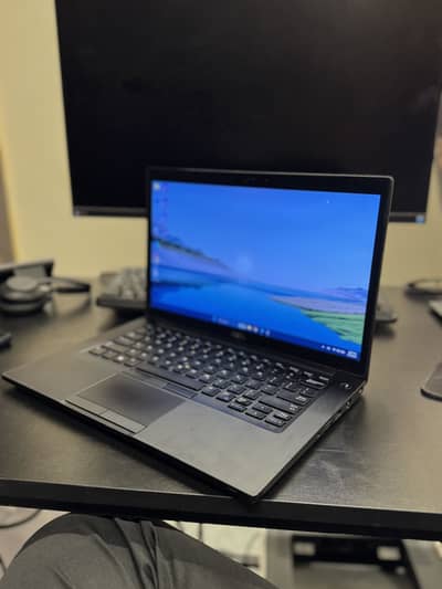 Dell Latitude 7490 - Core i5 8th Gen (16 gb DRR-4 Ram / 128 GB SSD)