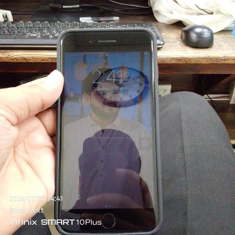 Apple iPhone 7 Plus 0