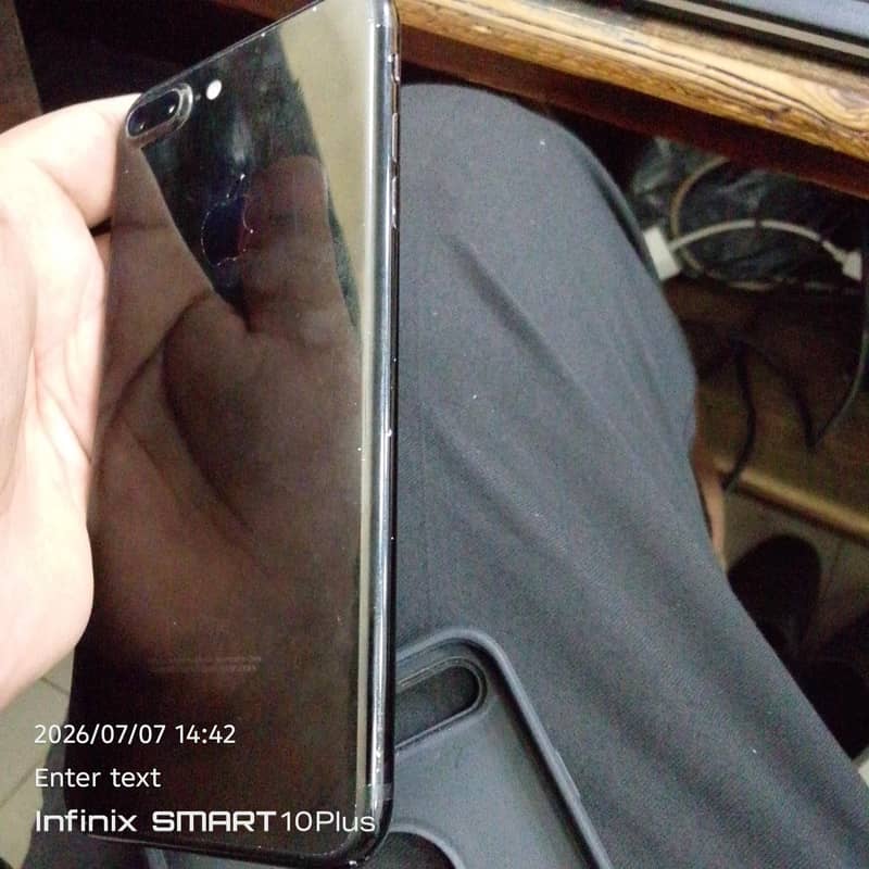 Apple iPhone 7 Plus 2