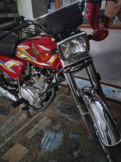 125 Honda Red colour