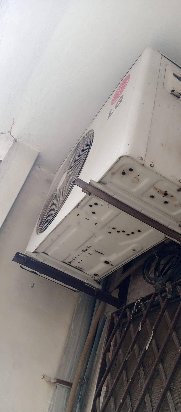 Air conditioner 4