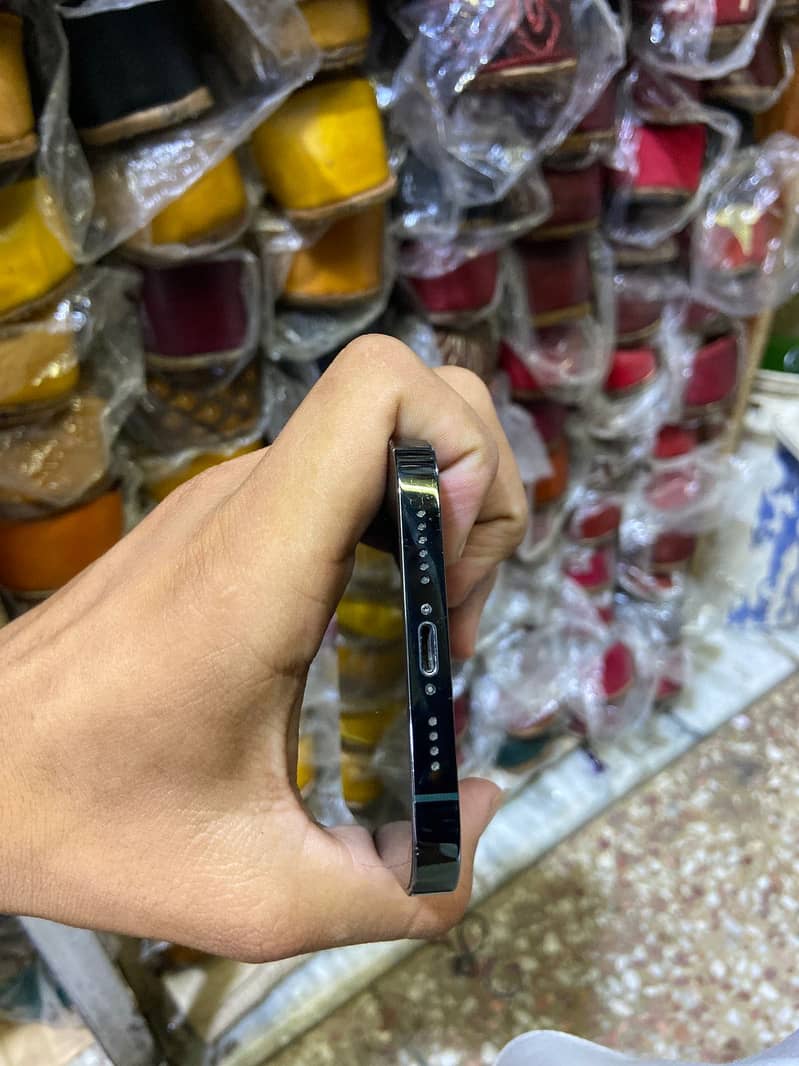Apple iPhone 13 Pro Max 8