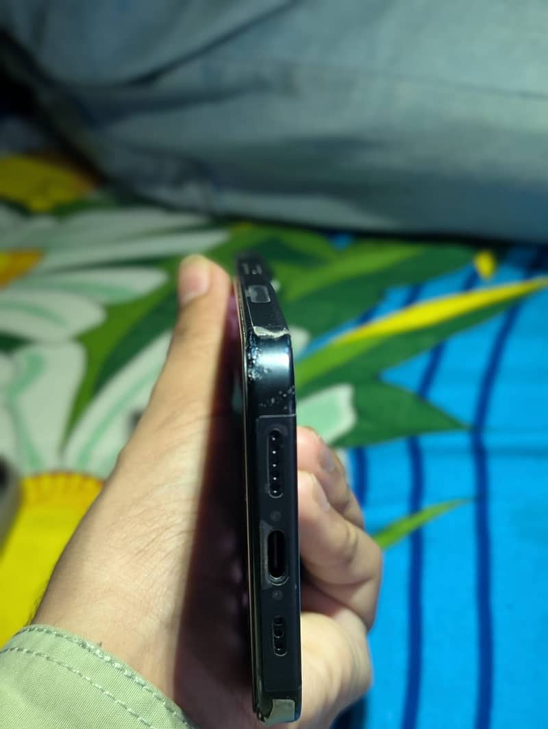 Apple iPhone 15 9