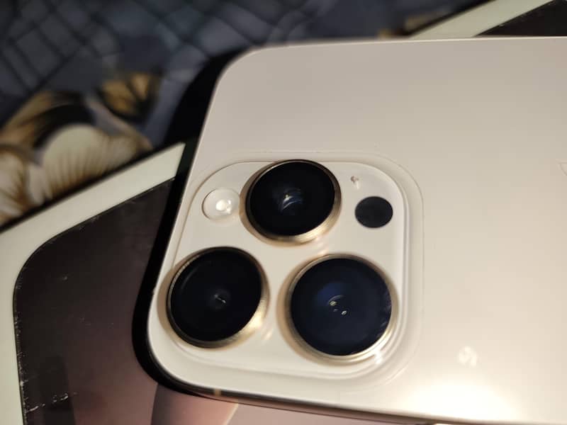 iPhone 16 Pro Max 0
