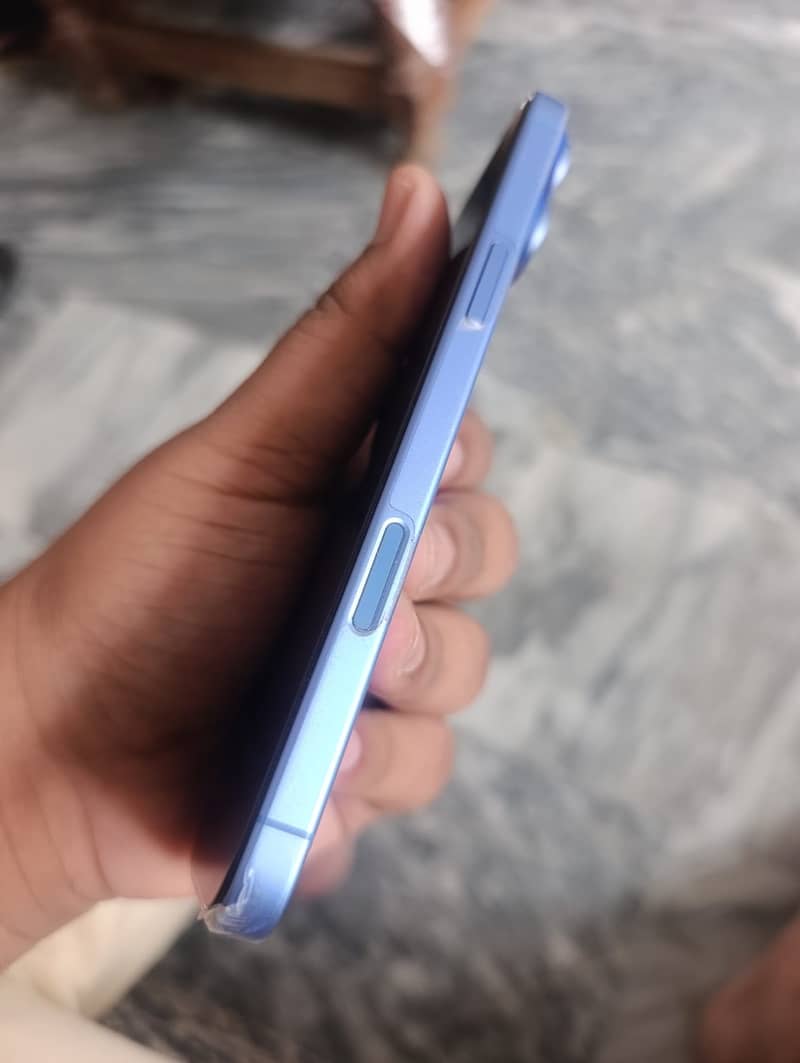 Apple iPhone 16 Plus 1