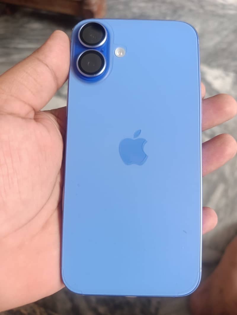 Apple iPhone 16 Plus 4