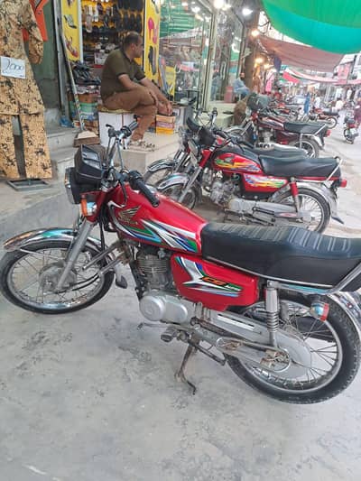 125 for sale good condition contact 03481526180
