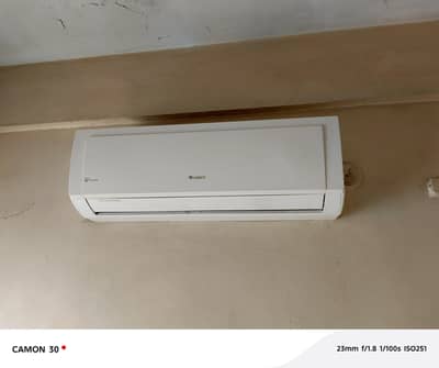 Gree inverter AC 1 TON