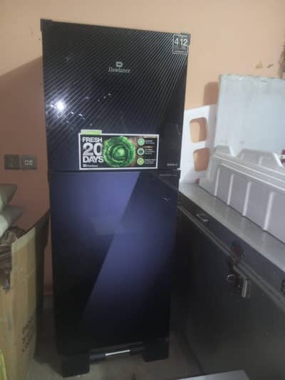 Dawalance fridge use only 2 month use look like a new full genuine