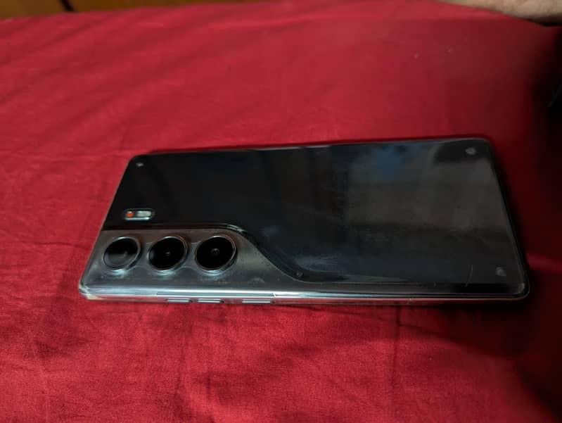 Tecno CAMON 40 1