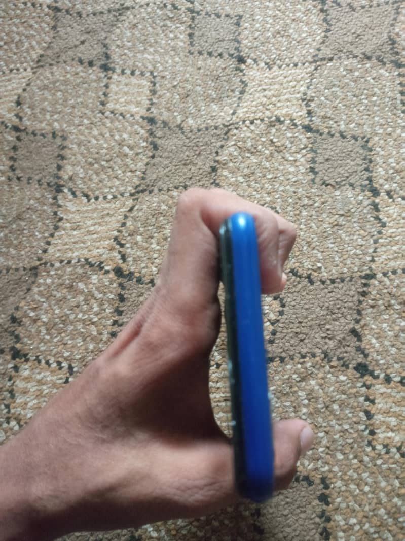 Realme C2 4