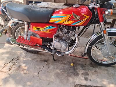 bike bilkul new ha 10/10 jasa abi showroom sa li ha