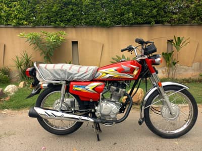 Honda CG 125 2025 end model 4500 km driven only like new bike