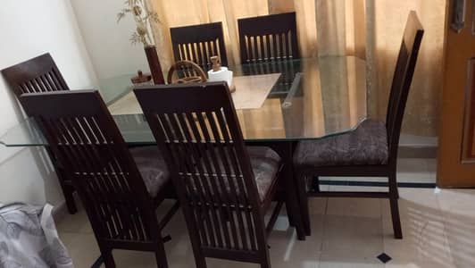 Dining Table 6 seaters