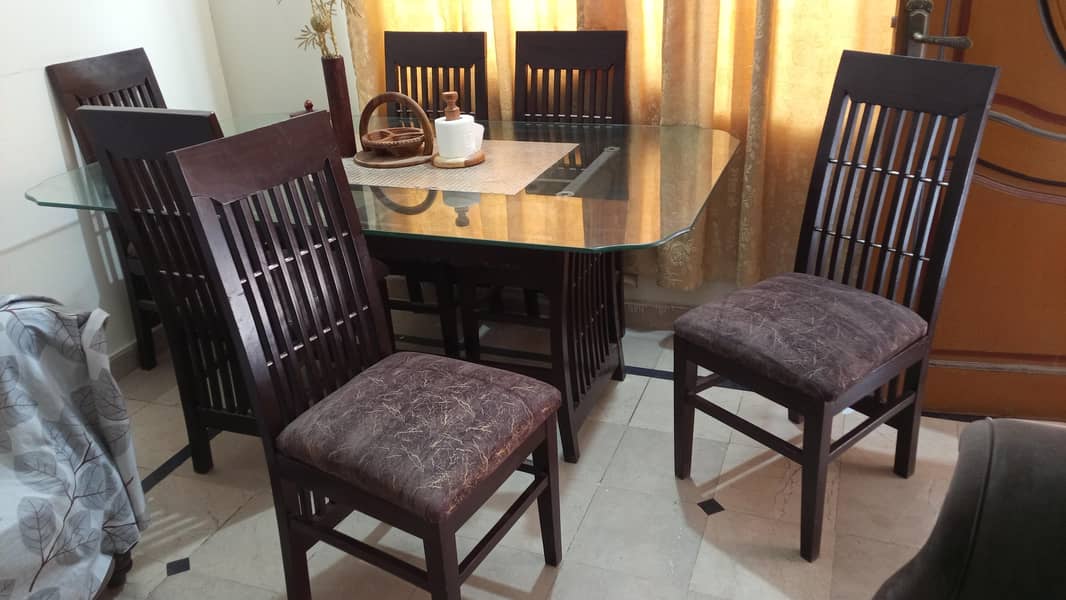 Dining Table 6 seaters 1