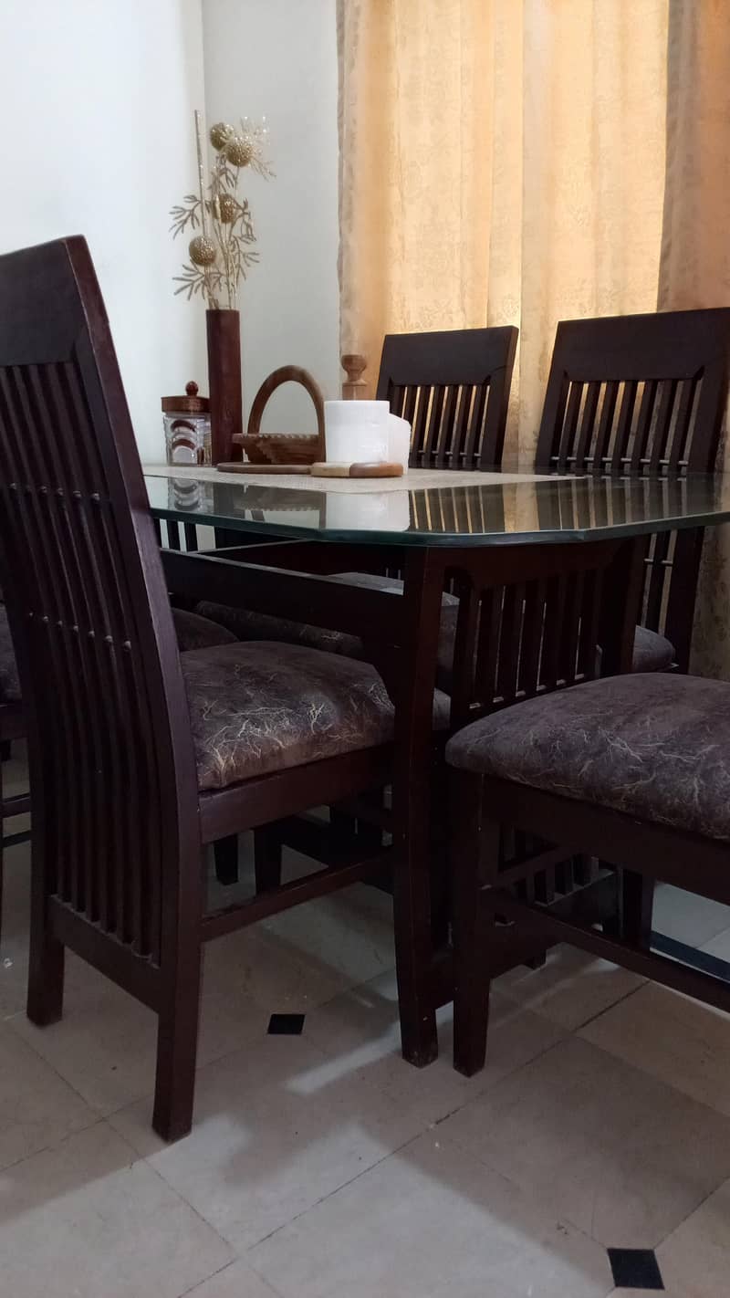 Dining Table 6 seaters 3