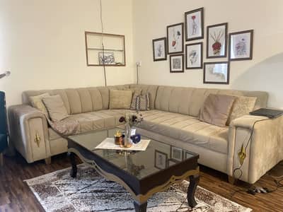 L shaped Sofa with Centre Table for Sale