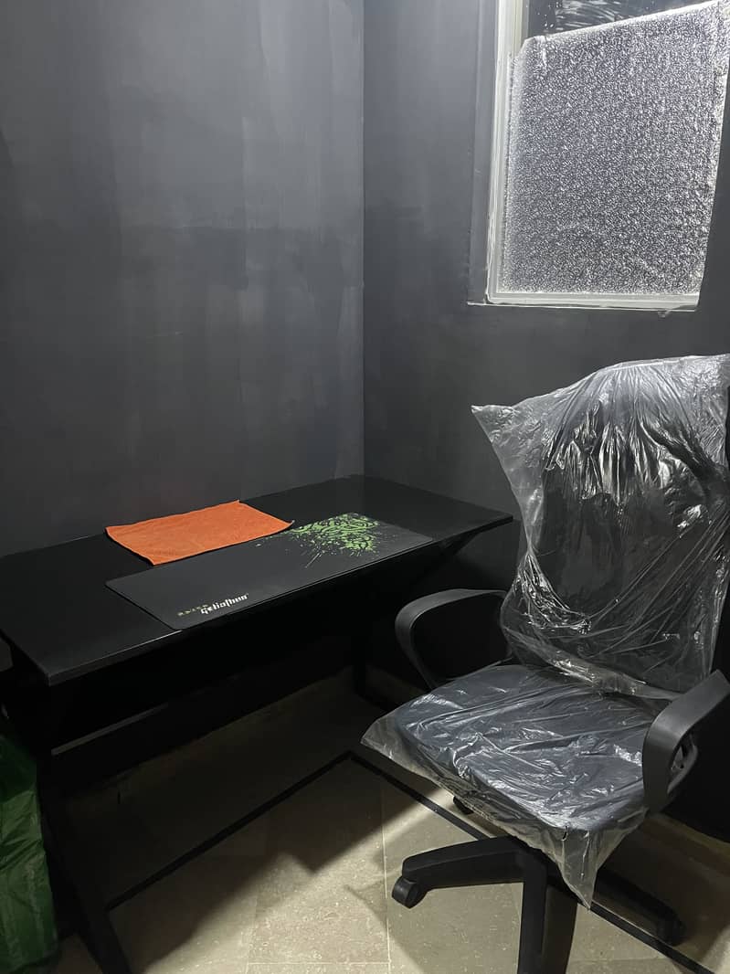 Computer Chair and Table 1