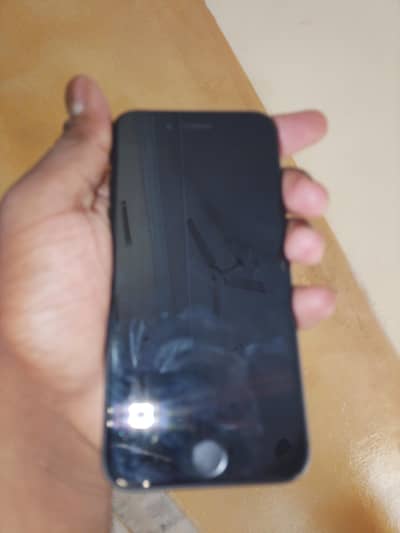 Apple iPhone SE