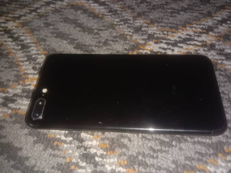 Apple iPhone 7 Plus 8